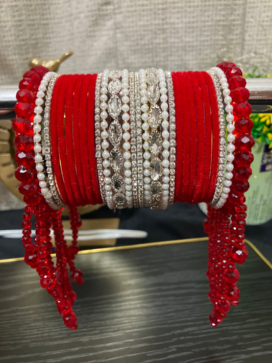 Crystal-Embellished Gajra with Velvet Bangles